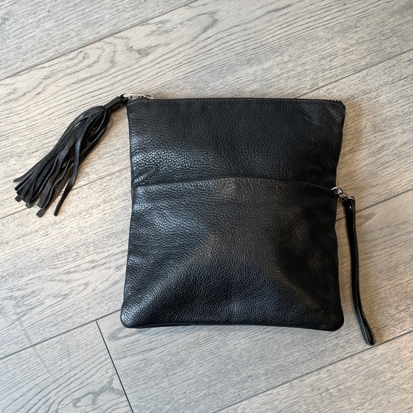Vintage Roots Black Leather Wristlet with Tassel - Picture 2 of 2